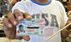La CBP advierte a los inmigrantes con Green Card sobre la obligación de portar su Tarjeta Verde para evitar sanciones.