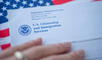 USCIS define el "tiempo de procesamiento" como el periodo en el que se adjudica el 80% de los casos en seis meses.