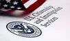 USCIS implementa nuevas medidas para detectar y sancionar a extranjeros que presenten información falsa en sus trámites migratorios.