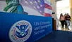 USCIS dejará de aceptar cheques y giros postales, los que facilitará el proceso con el Formulario G-1650.