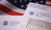 USCIS confirma que inmigrantes deberán pagar más por el permiso temporal.