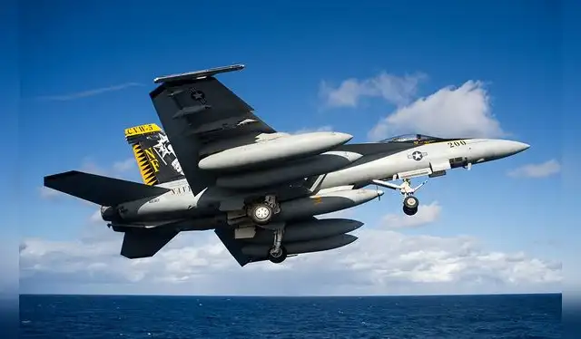 Su capacidad de adaptación, mantenimiento continuo y modernizaciones tecnológicas lo mantienen como una pieza esencial para Armada de EE. UU. Foto: Boeing Su capacidad de adaptación, mantenimiento continuo y modernizaciones tecnológicas lo mantienen como una pieza esencial para Armada de EE. UU. Foto: Boeing