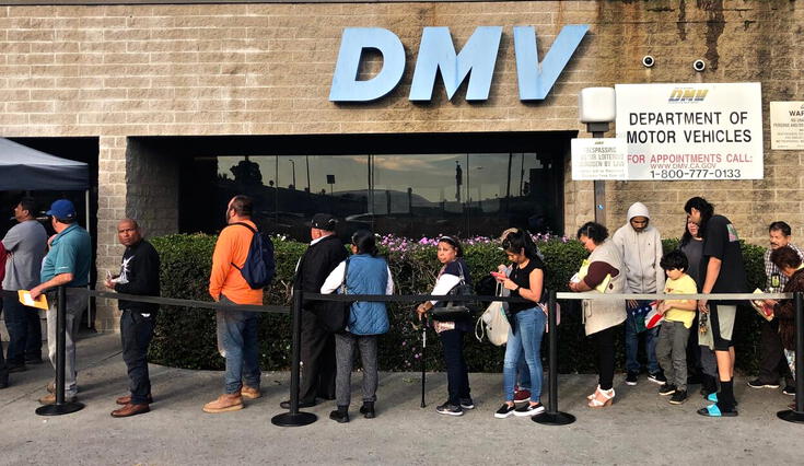 El examen de manejo es esencial para obtener la licencia de conducir en California.