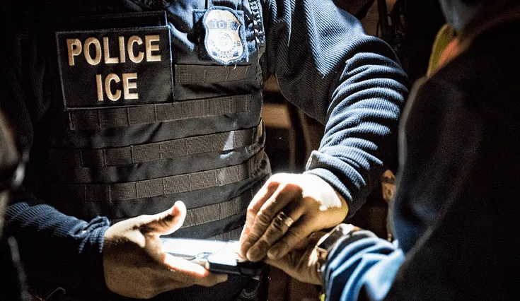 El Gobierno de EE.UU. lanzó una campaña para reclutar exagentes federales que apoyen al ICE. El Gobierno de EE.UU. lanzó una campaña para reclutar exagentes federales que apoyen al ICE.