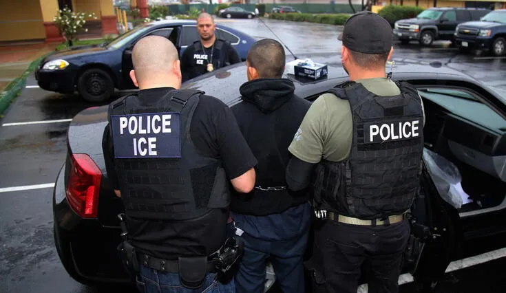 ICE realiza operativos para controlar la inmigración en EE.UU. ICE realiza operativos para controlar la inmigración en EE.UU.