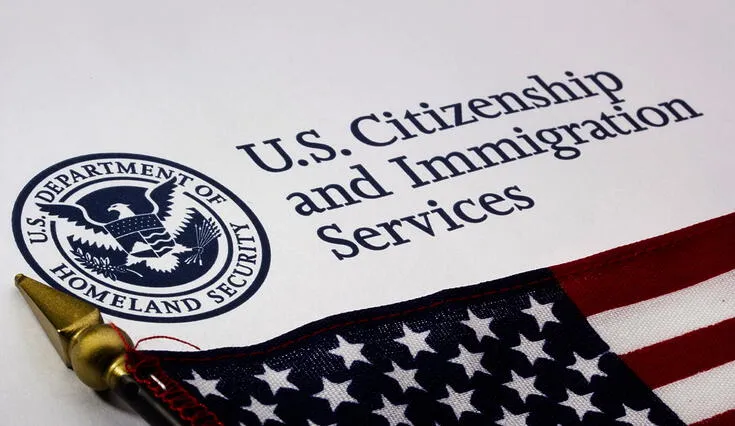 USCIS ofrece recursos para ayudar a inmigrantes con sus trámites en EE.UU. USCIS ofrece recursos para ayudar a inmigrantes con sus trámites en EE.UU.