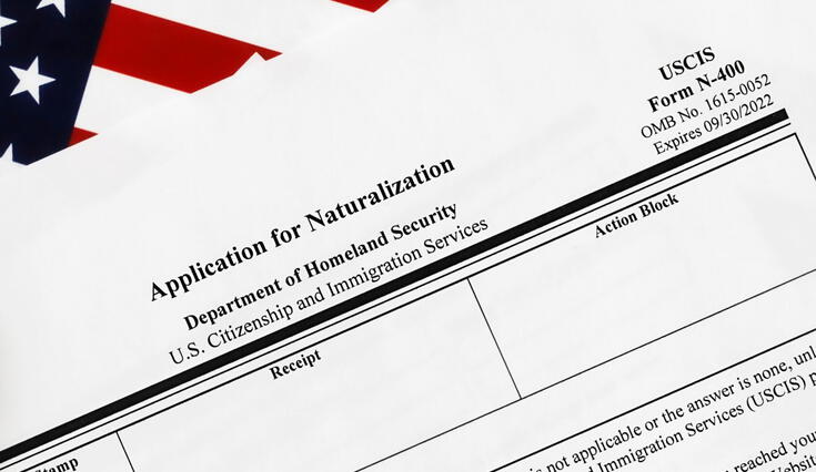 Para acceder a las reducciones los solicitantes también deben completar el Formulario I-912. Para acceder a las reducciones los solicitantes también deben completar el Formulario I-912.