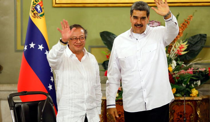 Nicolás Maduro agradece al presidente Gustavo Petro por reforzar la seguridad en el Catatumbo y enfrentar bandas mafiosas en la frontera entre Colombia y Venezuela. Nicolás Maduro agradece al presidente Gustavo Petro por reforzar la seguridad en el Catatumbo y enfrentar bandas mafiosas en la frontera entre Colombia y Venezuela.