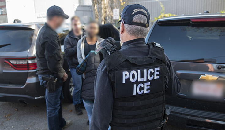 El Servicio de Inmigración y Control de Aduanas (ICE) lanza ''Operación Patriota 2.0'' en Massachusetts, enfocándose en inmigrantes indocumentados con antecedentes criminales.
