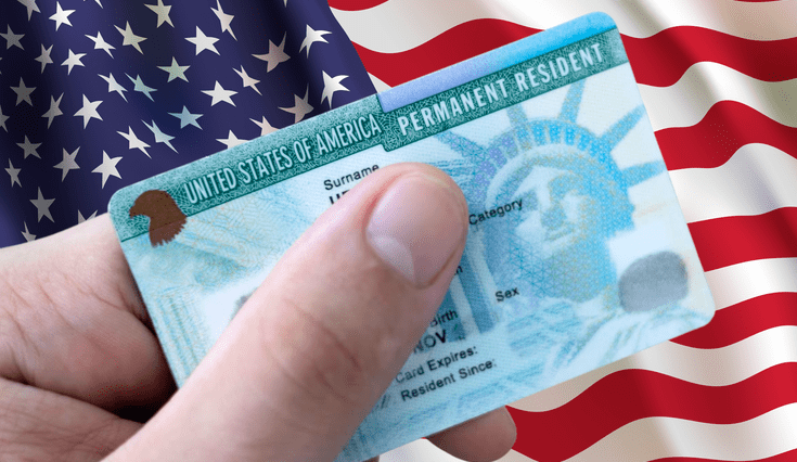 La Green Card o tarjeta de residencia permanente permite a extranjeros radicar legalmente en Estados Unidos.