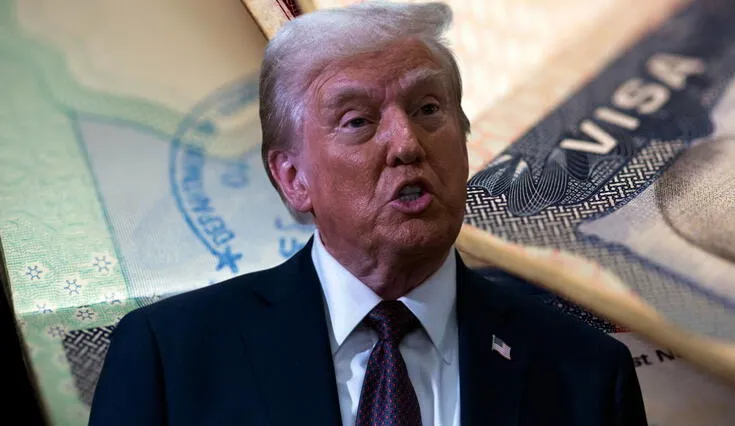 Donald Trump anuncia un aumento histórico en el costo de la visa H-1B, llevando la tarifa de US$1.000 a US$100.000 anuales. Donald Trump anuncia un aumento histórico en el costo de la visa H-1B, llevando la tarifa de US$1.000 a US$100.000 anuales.