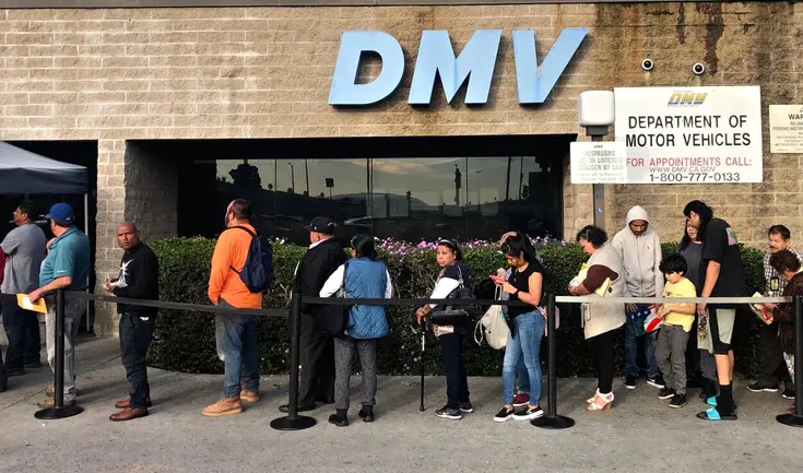 El examen de manejo es esencial para obtener la licencia de conducir en California.