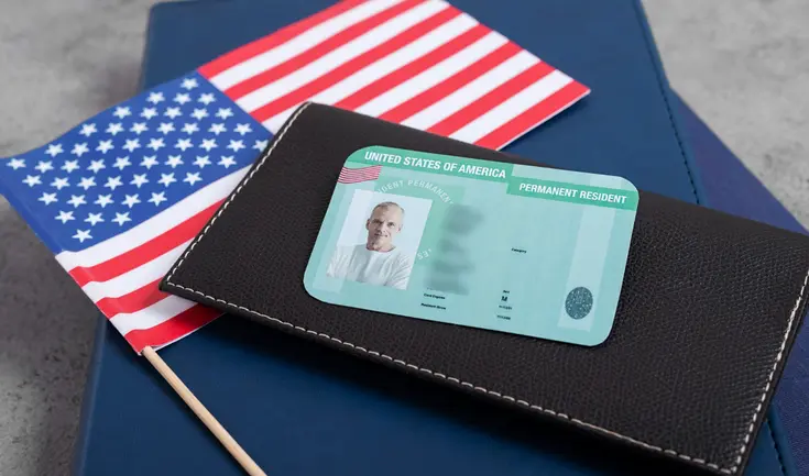 Obtener una Green Card en EE.UU. desde una visa de turista es posible, si cumples los requisitos de USCIS. Obtener una Green Card en EE.UU. desde una visa de turista es posible, si cumples los requisitos de USCIS.