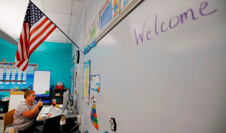 Oklahoma aplicará un examen de "América Primero" para docentes entrantes de estados demócratas. Oklahoma aplicará un examen de "América Primero" para docentes entrantes de estados demócratas.