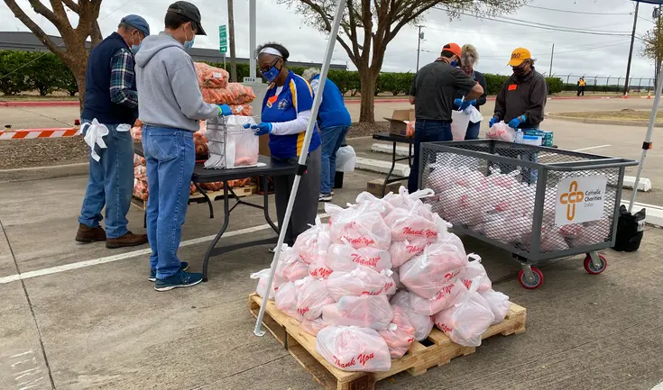 Organizaciones en Texas ofrecen alimentos gratuitos este fin de semana. Organizaciones en Texas ofrecen alimentos gratuitos este fin de semana.