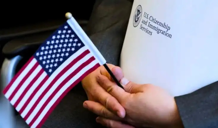 El Servicio de Ciudadanía e Inmigración de Estados Unidos (USCIS) anuncia nuevos precios de formularios y solicitudes. Este ajuste responde a la Ley de Reconciliación H.R.1 y al cálculo de inflación del DHS.