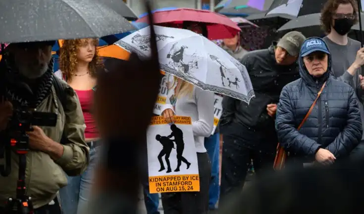 Agentes del ICE detuvieron a 65 inmigrantes en Connecticut durante la "Operación Confianza Rota", enfocada en desarticular el crimen organizado y pandillas peligrosas. Agentes del ICE detuvieron a 65 inmigrantes en Connecticut durante la "Operación Confianza Rota", enfocada en desarticular el crimen organizado y pandillas peligrosas.