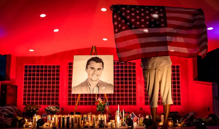 Ciudadanos se reunieron para una vigilia tras la muerte de Charlie Kirk en Orem, Utah. Ciudadanos se reunieron para una vigilia tras la muerte de Charlie Kirk en Orem, Utah.