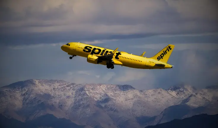 Control aéreo ordena a Spirit Airlines alejarse del Air Force One de Donald Trump. Control aéreo ordena a Spirit Airlines alejarse del Air Force One de Donald Trump.