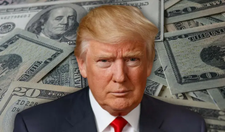 Donald Trump promociona la nueva Tarjeta Platinum. Donald Trump promociona la nueva Tarjeta Platinum.