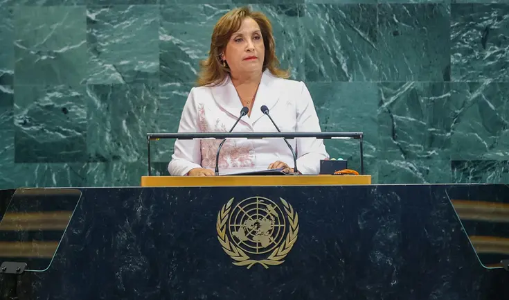 Boluarte fue interrumpida en dos ocasiones por exceder el tiempo permitido para su intervención. Boluarte fue interrumpida en dos ocasiones por exceder el tiempo permitido para su intervención.