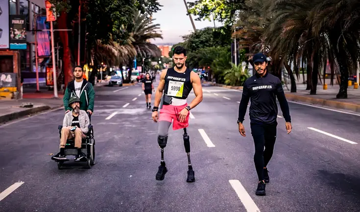 Juan Pablo Dos Santos perdió las piernas en 2019 tras un accidente automovilístico.