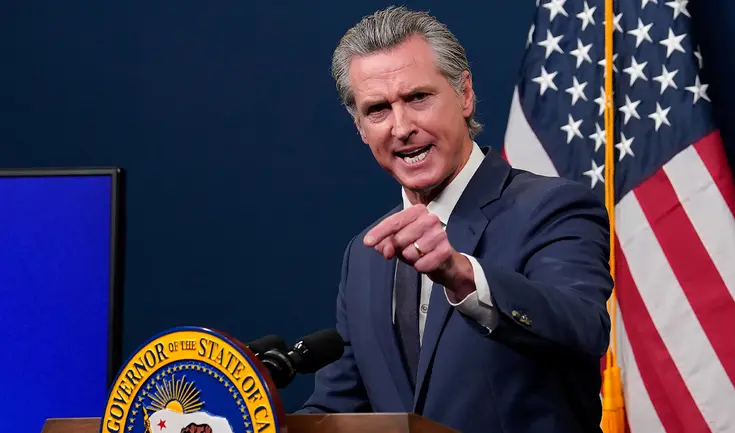 La ley AB 495, conocida como "Ley de Preparación Familiar", busca proteger a las familias de inmigrantes en California.