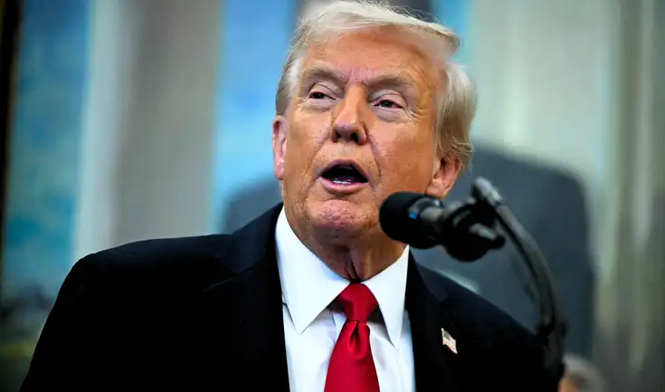 Demanda contra Donald Trump por vigilancia con IA en redes sociales de inmigrantes con visa. Demanda contra Donald Trump por vigilancia con IA en redes sociales de inmigrantes con visa.