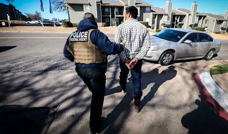 Para inmigrantes en EE. UU., es crucial conocer y ejercer los derechos para evitar ser deportados por ICE.