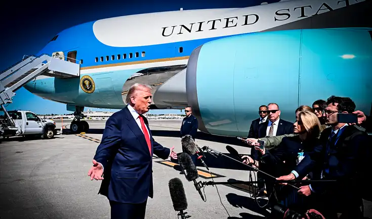 Donald Trump desmiente informaciones sobre un posible ataque militar a Venezuela. Donald Trump desmiente informaciones sobre un posible ataque militar a Venezuela.