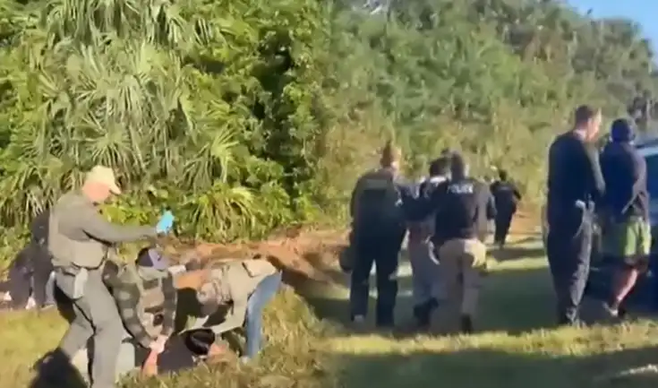 Los trabajadores latinos fueron detenidas por los agentes del ICE cuando se dirigían a trabajar.