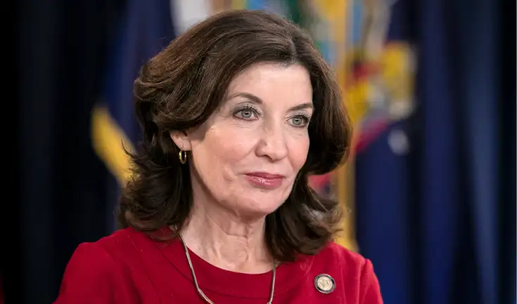 La gobernadora Kathy Hochul anunció una inversión de $100 millones en subvenciones para construir y renovar centros comunitarios en Nueva York, beneficiando a casi 400,000 residentes. La gobernadora Kathy Hochul anunció una inversión de $100 millones en subvenciones para construir y renovar centros comunitarios en Nueva York, beneficiando a casi 400,000 residentes.