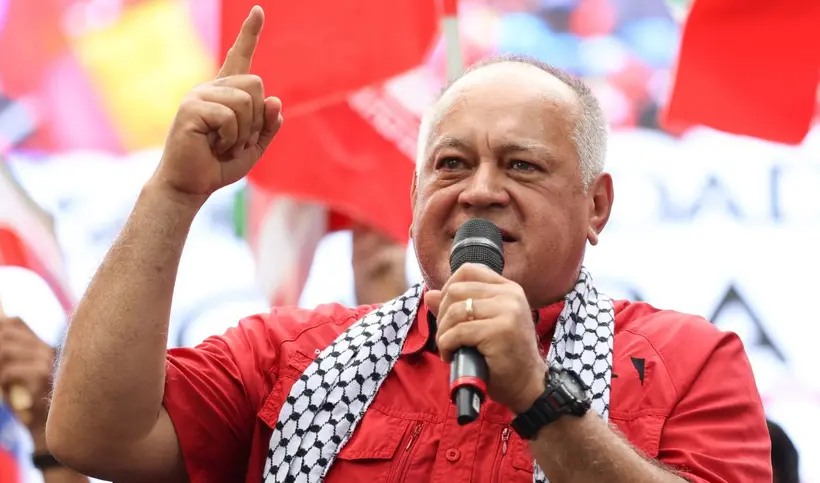Diosdado Cabello instó a la población de Venezuela a estar alerta ante el despliegue militar de EE. UU. en el Caribe, justificado con la lucha contra el narcotráfico.