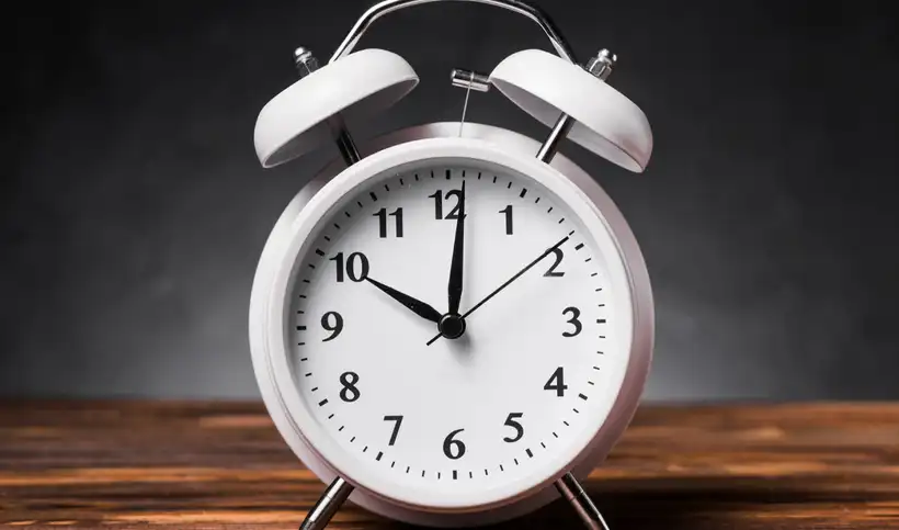 Los residentes de California atrasarán sus relojes una hora el 2 de noviembre de 2025.