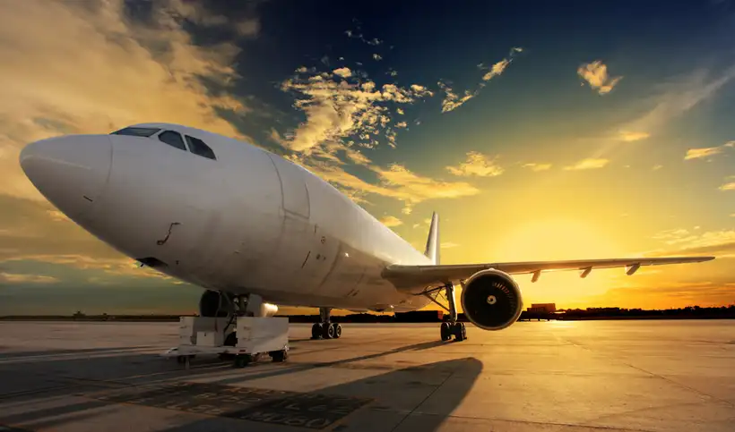 Reconocida aerolínea en Estados Unidos comunicó que cerrará operaciones por deudas.